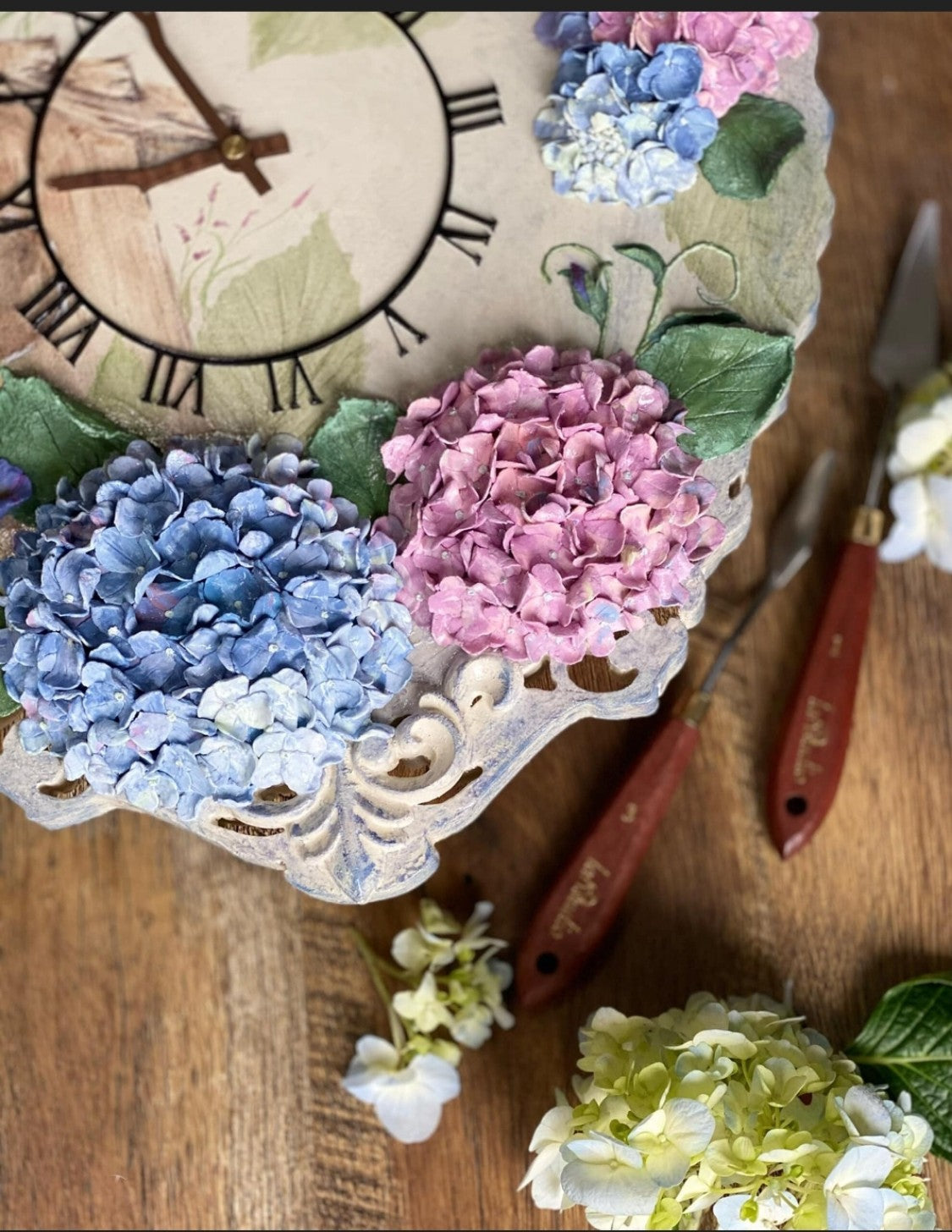 Flower sculpture painting clockwatcher (handmade)